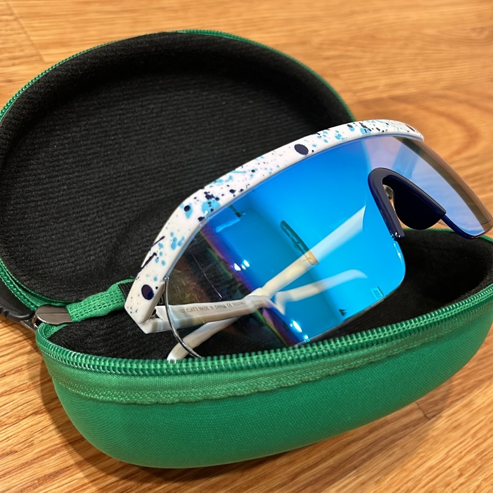 TIPSY ELVES Blue Bender protective eyewear sunglasses and carrying case